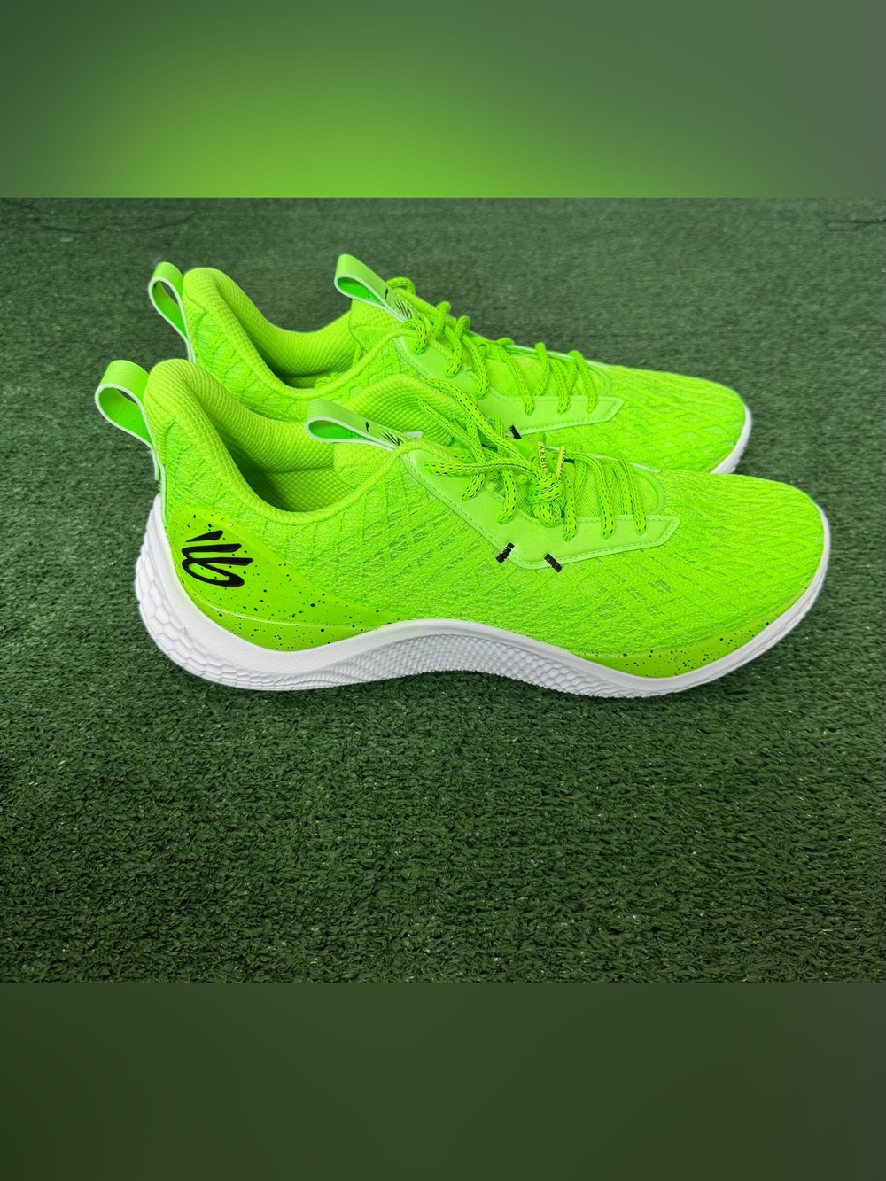 Under Armour Curry Flow 10 Team ‘Hyper Green’ Basketball 3026624-301 Mens Sz 14